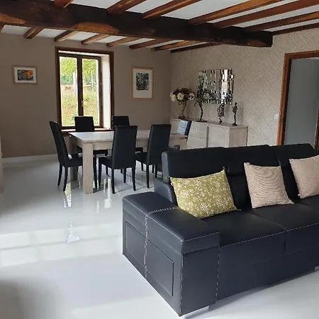 La Maison Du Lavaud Hébergement de vacances *