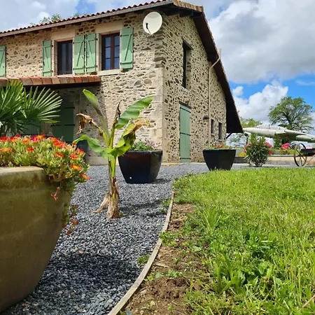 La Maison Du Lavaud Hébergement de vacances *